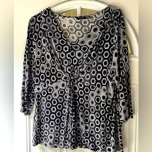 Plus size black and white top 1 x